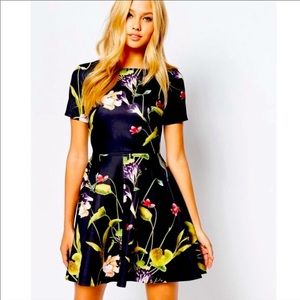 Ten Baker floral dress. Size 4, 10/12.